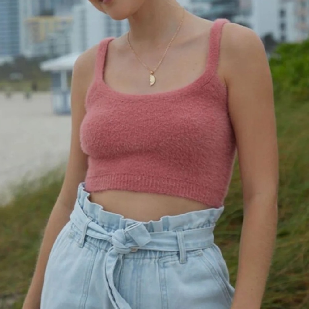 Kendall & Kylie Fuzzy Cropped Sweater Tank Top pink